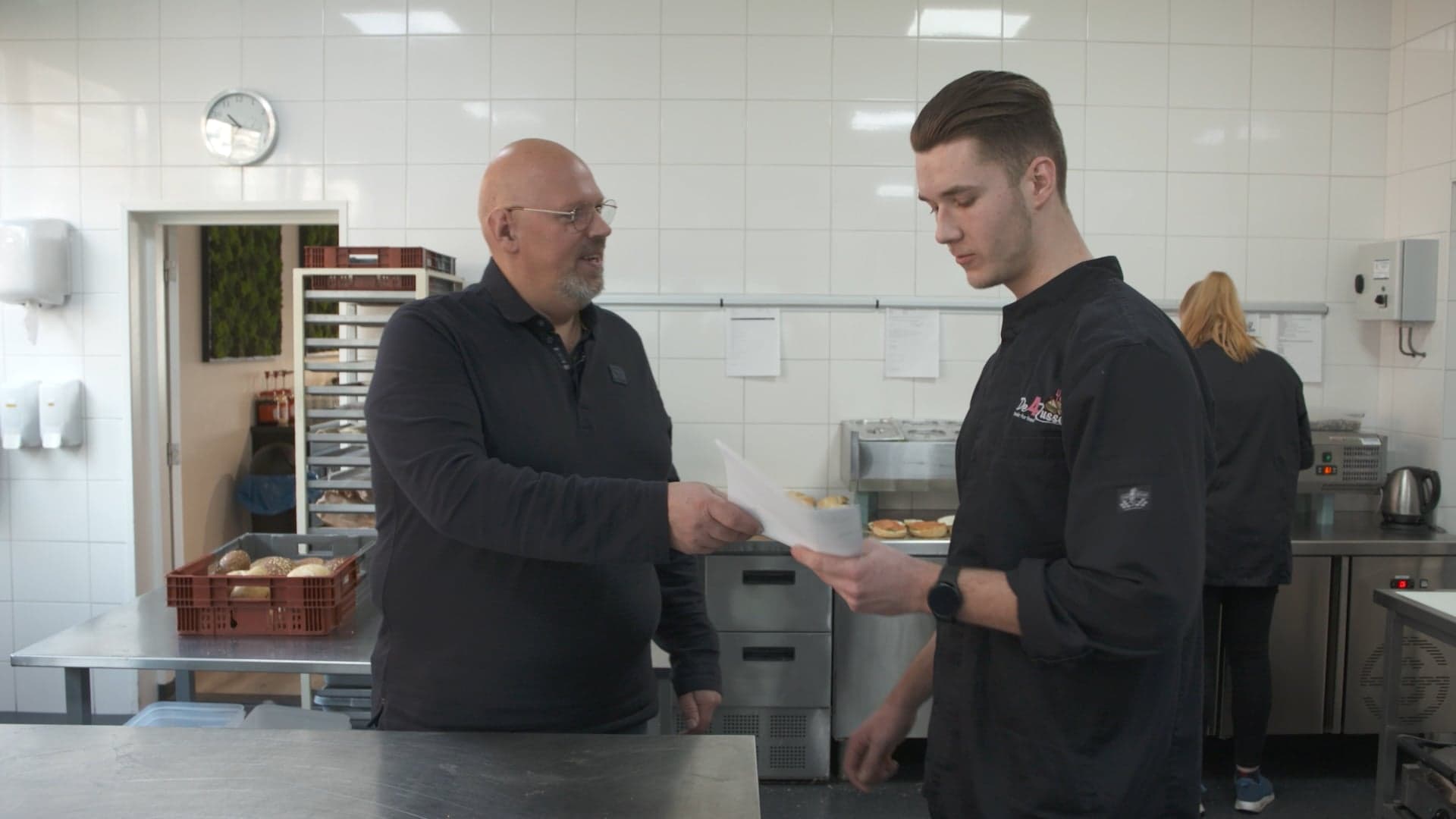 Beeld uit de bedrijfsfilm van De4Zussen