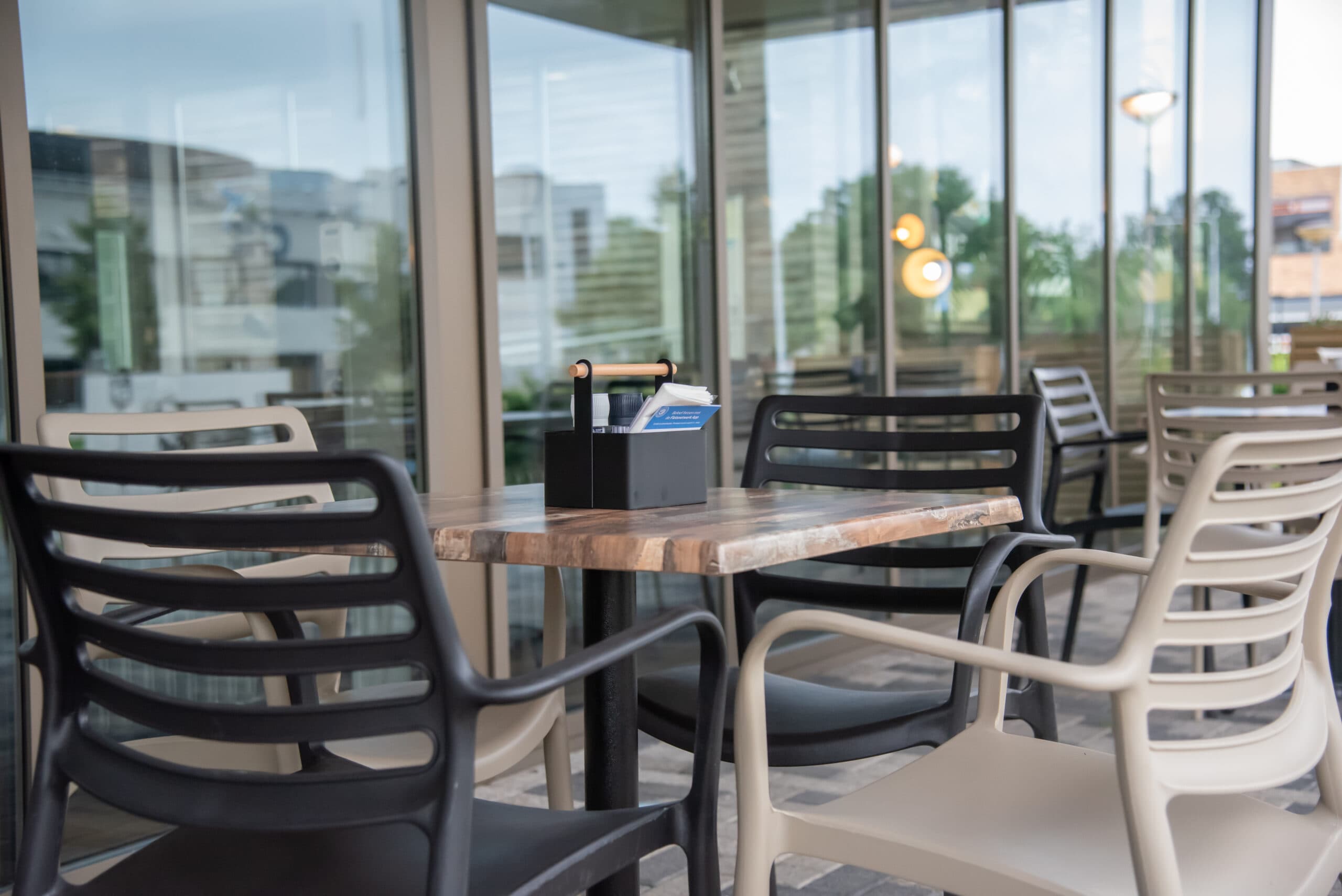 Sfeerimpressie van het restaurant van De4Zussen (foto 5)