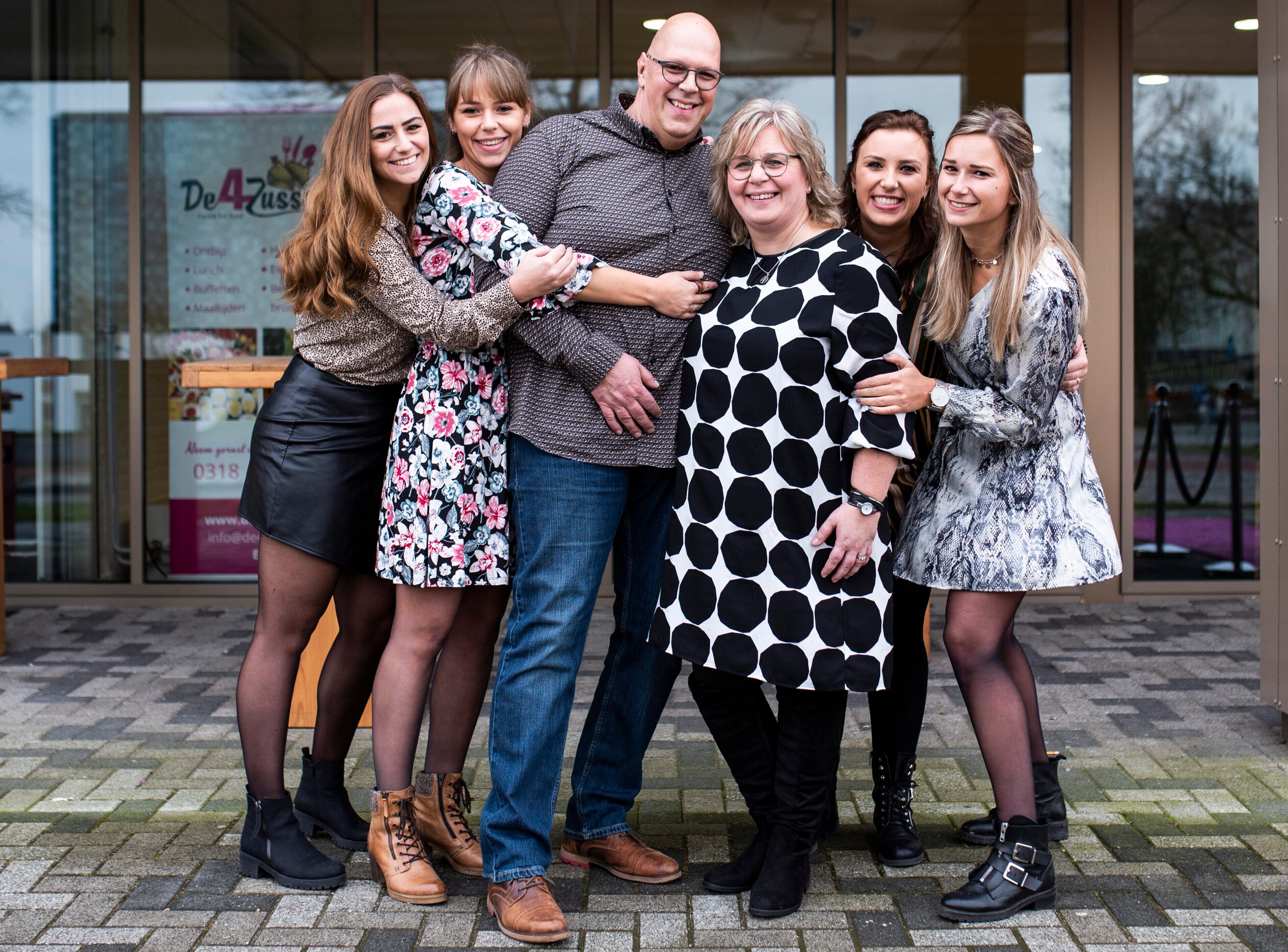 De familie van de Steeg voor De4Zussen